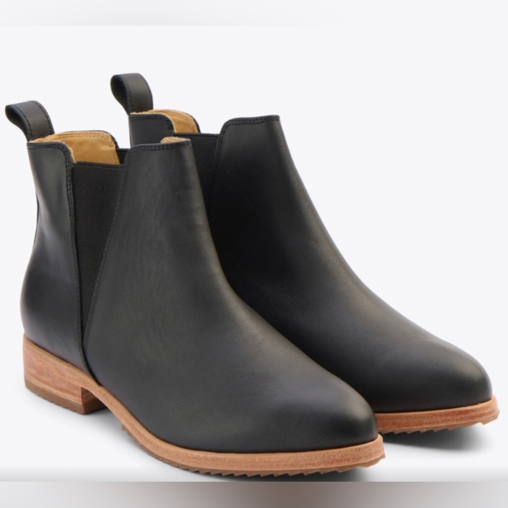 Nisolo Everyday Chelsea Boot Black, Size 8.0